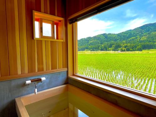 Landskap semula jadi dekat dengan rumah tamu ini