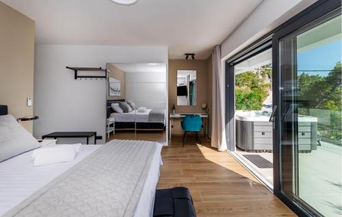 Katil atau katil-katil dalam bilik di Pet Friendly Home In Baric Draga