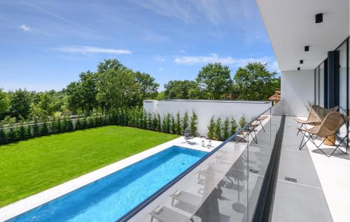 Πισίνα στο ή κοντά στο Amazing Home In Modrusani With Sauna