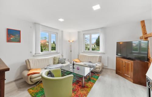Χώρος καθιστικού στο Stunning Apartment In Schleusingen
