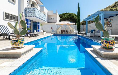 The swimming pool at or close to 4 Bedroom Amazing Home In Laura