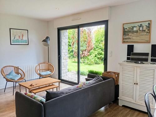 Photo de la galerie de l'établissement Maison familiale à Saint-Gildas-de-Rhuys - 6 pers, 10min plage & commerces, jardin privé - FR-1-639-123, à Saint-Gildas-de-Rhuys