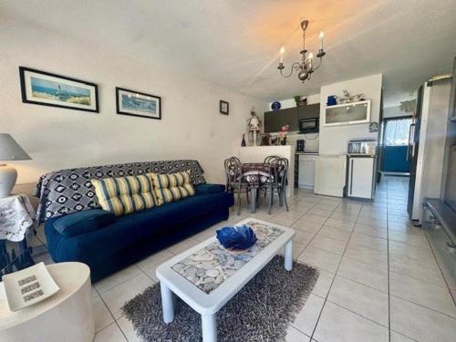 Photo de la galerie de l'établissement Saint-Pierre-Quiberon - Beau T2 - 34m² - Plage - Parking - Animal Admis - FR-1-478-295, à Saint-Pierre-Quiberon