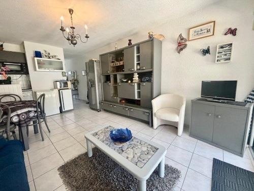 Photo de la galerie de l'établissement Saint-Pierre-Quiberon - Beau T2 - 34m² - Plage - Parking - Animal Admis - FR-1-478-295, à Saint-Pierre-Quiberon