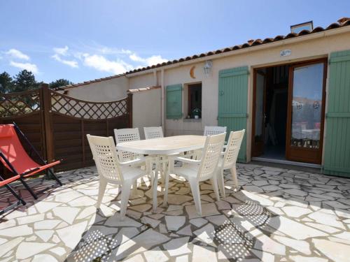 Maison avec piscine, tennis, proche plage et commerces à La Palmyre - FR-1-705-54