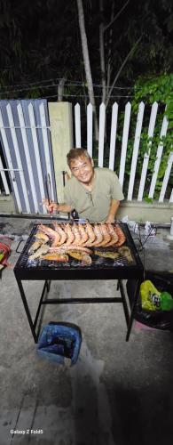 Gambar di galeri bagi Sabah homestay 16pax stay near Imago 15minutes strong WiFi Gathering Environment house di Kota Kinabalu