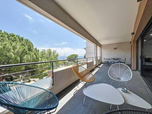 Appartement de standing 100m de la plage - 2 chambres, climatisation, parking, WiFi - FR-1-770-36