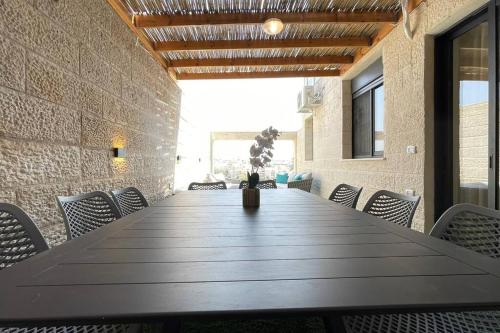 Galería fotográfica de Gabriel Apartments - Brand Designed Apt in Bayit Vegan 5min to SHAAREI ZEDEK HOSPITAL en Bayit Wegan