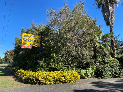 Κήπος έξω από το Bungalow Motel Gilgandra