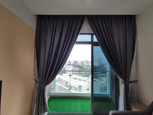 Kolam renang di atau dekat dengan Mid Valley nearby Double 2Suite Room 4-6pax