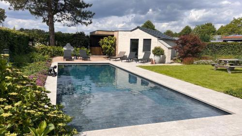 Bazén v ubytování Ikigai B&B - wellness nebo v jeho okolí