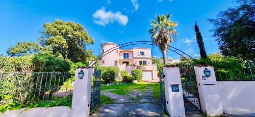 Villa de caractère avec piscine à Porticcio