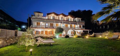 Gallery image of Efrosini Hotel Apartments & Studios in Paralia Panteleimonos