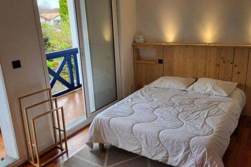 Afbeelding uit fotogalerij van Jolie maison basque entre mer et montagne in Hendaye