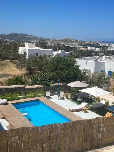 Minimal Grey Apartment Pool-front in Paros