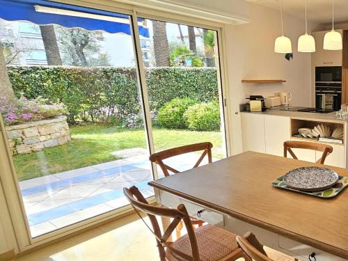 T4 3chambres, jardin, piscine chauffée proche de la mer