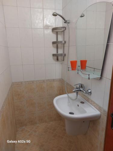 Koupelna v ubytování Homestay Kostadinov