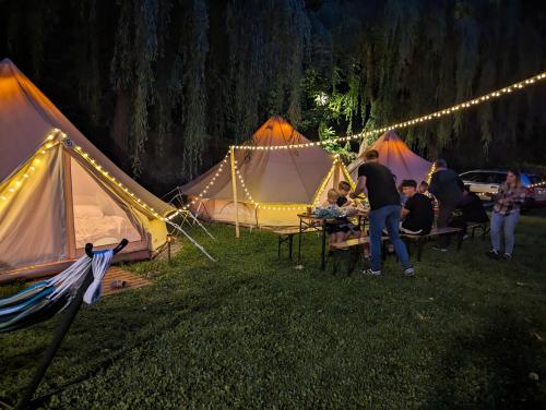 Tetamu yang menginap di Camping Llavorsi