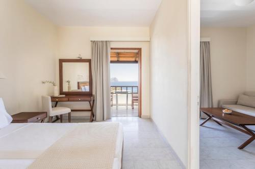 Фотография из галереи Porto Delfino Retreat в городе Капсалион