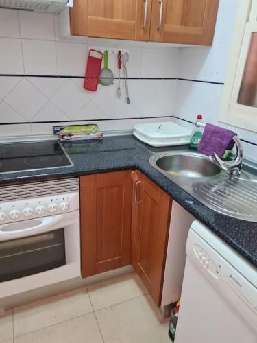 Apartment 5 mins from the beach with pool