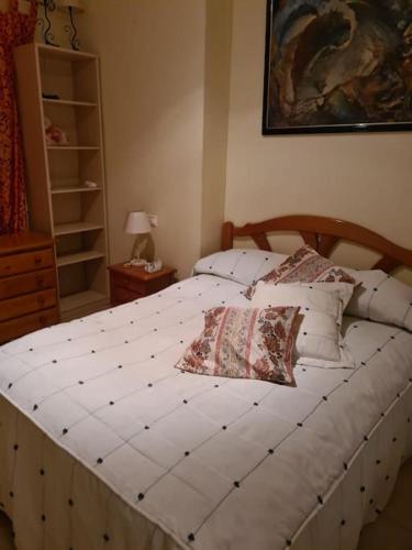 Apartment 5 mins from the beach with pool