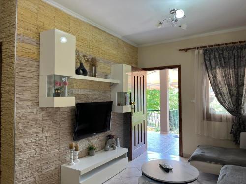 Μια τηλεόραση ή/και κέντρο ψυχαγωγίας στο Villa Alexander 