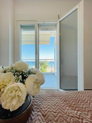 Sea view apartment1