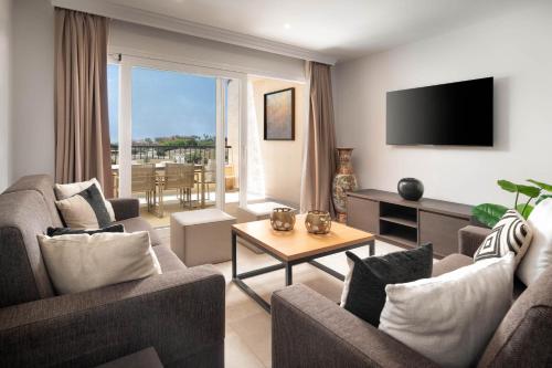 Beautiful Apartment with Stunning Sea Views, Perfect for Relaxation