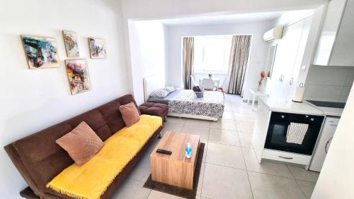 Stylish Studio - 2 Minutes from Kastella Beach