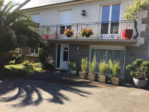 Très joli T2 indépendant 250 m2 jardin privatif