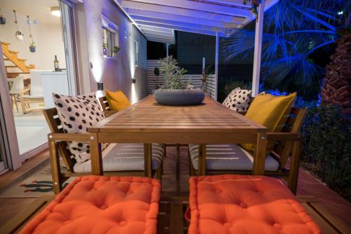 Un lugar para sentarse en Coconut Blue