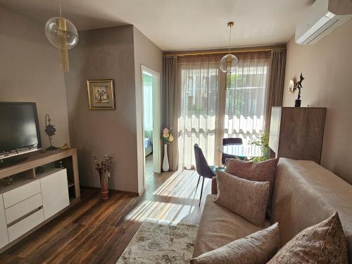 Bright Inn - Holiday & Business Apartment