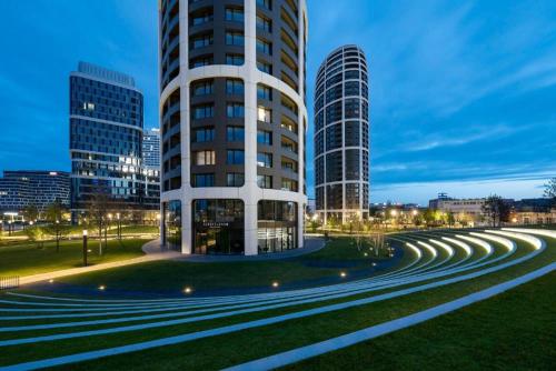 Sky1 Modern Aptm with Rooftop View 30 floor