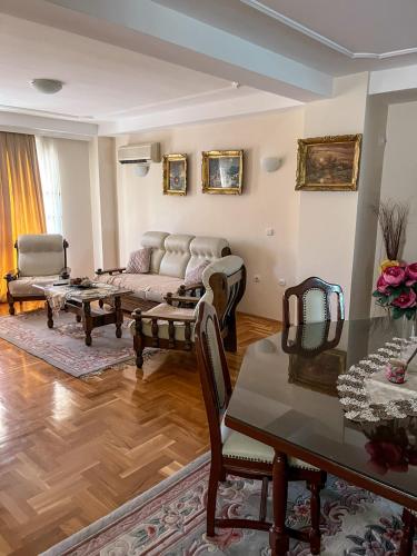 Un lugar para sentarse en Villa Kraljevski