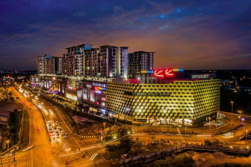 Nespecifikovaný výhled na destinaci Kučing nebo výhled na město při pohledu z apartmánu