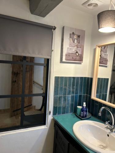 Bilik mandi di Les fontanelles du quercy blanc