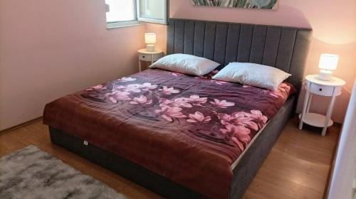 Remarkable 2-Bed Apartment in Okrug Gornji