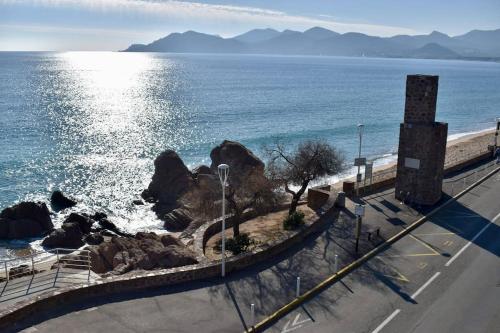 Photo de la galerie de l'établissement Studio bord de mer, à Cannes