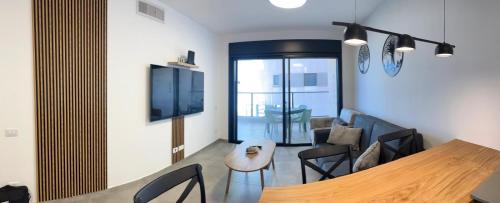 Μια τηλεόραση ή/και κέντρο ψυχαγωγίας στο Lili House