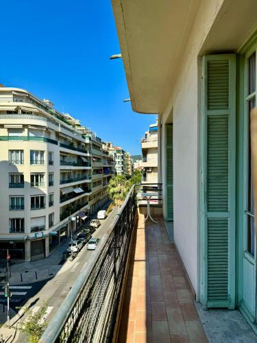 Photo de la galerie de l'établissement GRAND APPARTEMENT A 5 MINUTES DE LA MER, à Nice