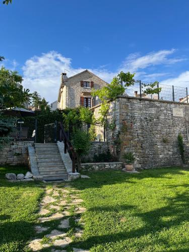 Aneta authentic Istrian House with pool & garden - Pet Friendly