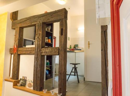Knihovna v apartmánu