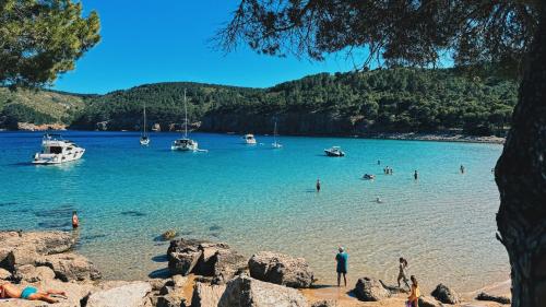 CAN ROMY APPARTEMENT T3 B - à 20m de la plage de Cala Montgo