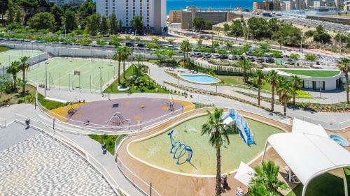 Φωτογραφία από το άλμπουμ του Apartamento Familiar - Sunset Waves -Grupo AMI σε Μπενιντόρμ