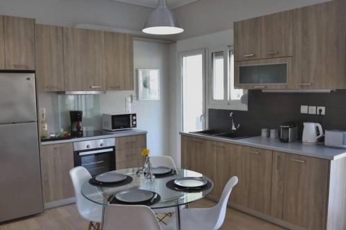 Penthouse lux flat with 2 bd next to larissis