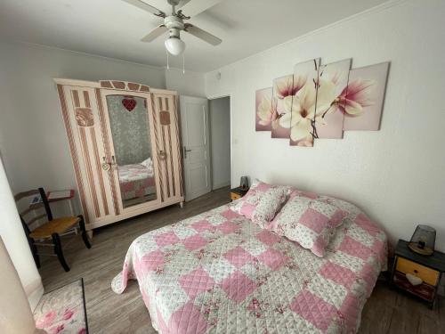 chambre et salle de bain indépendantes à 200m de la plage de Fabrégas