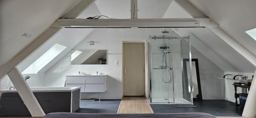 Photo de la galerie de l'établissement Maison à la campagne avec transport jusqu'au circuit des 24h, à Souligné-Flacé