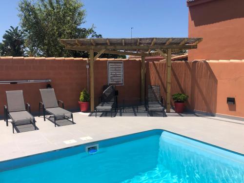 Zdjęcie z galerii obiektu Apartamento con Piscina ADULTS ONLY w mieście Chiclana de la Frontera