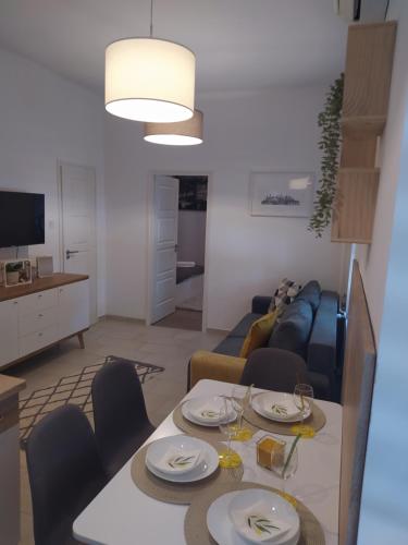 Lady Mabel's apartment near to Aréna, Puskás Stadion and City Park, Parking place 1143 Budapest, Hungária körút 100. kép - 3
