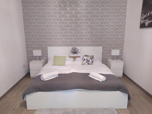 Lady Mabel's apartment near to Aréna, Puskás Stadion and City Park, with Guarded Parking place